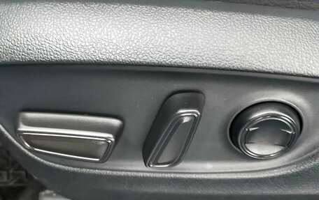 Toyota RAV4, 2021 год, 3 620 000 рублей, 26 фотография