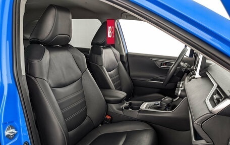 Toyota RAV4, 2021 год, 3 620 000 рублей, 23 фотография