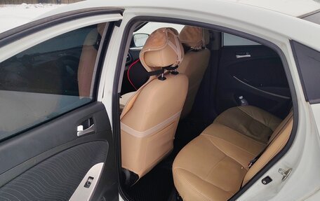 Hyundai Solaris II рестайлинг, 2014 год, 999 999 рублей, 9 фотография