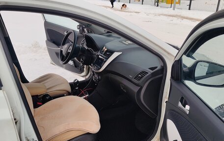 Hyundai Solaris II рестайлинг, 2014 год, 999 999 рублей, 11 фотография