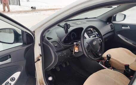 Hyundai Solaris II рестайлинг, 2014 год, 999 999 рублей, 8 фотография