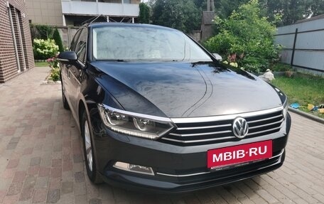 Volkswagen Passat B8 рестайлинг, 2017 год, 1 800 000 рублей, 2 фотография