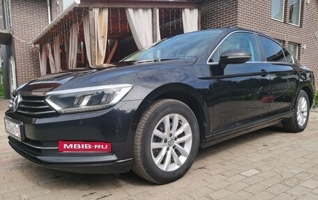 Volkswagen Passat B8 рестайлинг, 2017 год, 1 800 000 рублей, 3 фотография