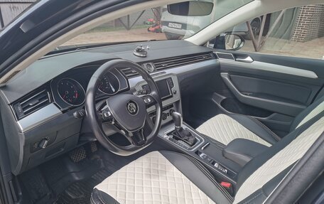 Volkswagen Passat B8 рестайлинг, 2017 год, 1 800 000 рублей, 12 фотография
