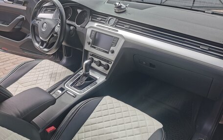 Volkswagen Passat B8 рестайлинг, 2017 год, 1 800 000 рублей, 13 фотография