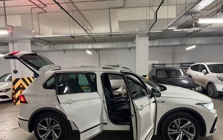 Volkswagen Tiguan II, 2021 год, 2 600 000 рублей, 5 фотография