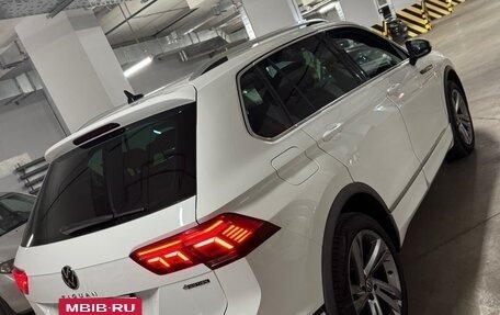 Volkswagen Tiguan II, 2021 год, 2 600 000 рублей, 3 фотография