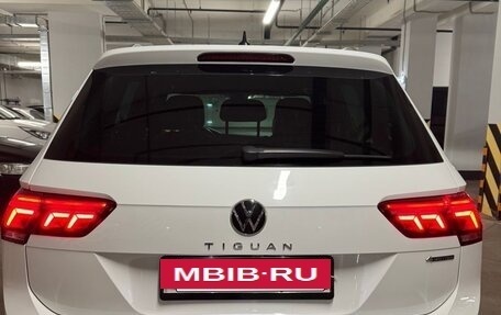 Volkswagen Tiguan II, 2021 год, 2 600 000 рублей, 4 фотография