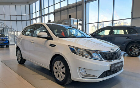 KIA Rio III рестайлинг, 2015 год, 988 000 рублей, 3 фотография