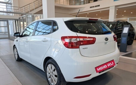 KIA Rio III рестайлинг, 2015 год, 988 000 рублей, 8 фотография