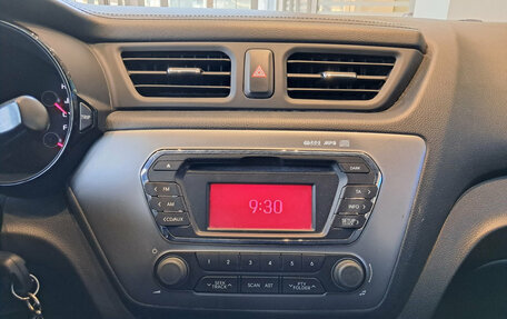 KIA Rio III рестайлинг, 2015 год, 988 000 рублей, 18 фотография