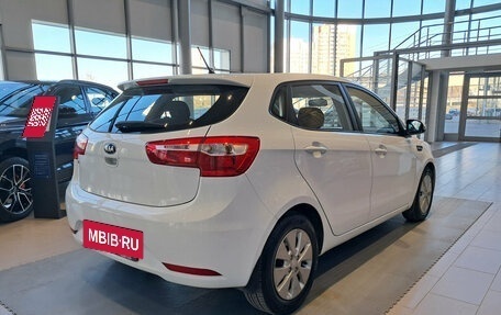 KIA Rio III рестайлинг, 2015 год, 988 000 рублей, 6 фотография