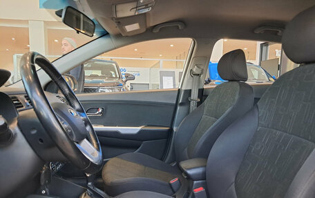 KIA Rio III рестайлинг, 2015 год, 988 000 рублей, 20 фотография