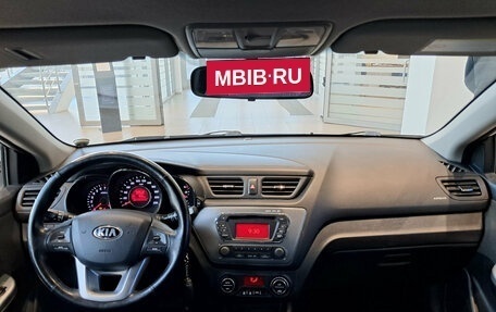 KIA Rio III рестайлинг, 2015 год, 988 000 рублей, 17 фотография