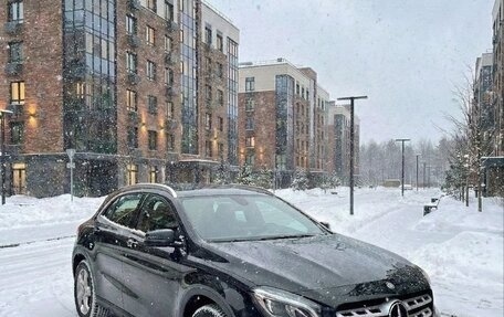 Mercedes-Benz GLA, 2017 год, 1 999 990 рублей, 1 фотография