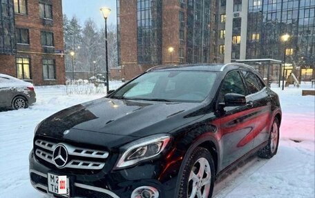 Mercedes-Benz GLA, 2017 год, 1 999 990 рублей, 3 фотография