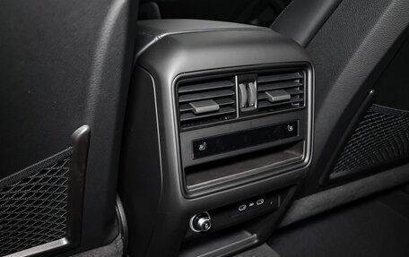 Porsche Cayenne III, 2025 год, 18 000 000 рублей, 25 фотография