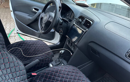 Volkswagen Polo VI (EU Market), 2010 год, 800 000 рублей, 5 фотография