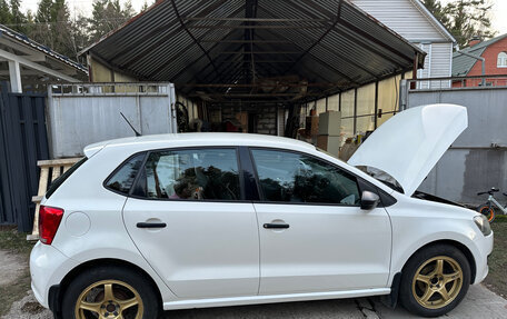 Volkswagen Polo VI (EU Market), 2010 год, 800 000 рублей, 3 фотография