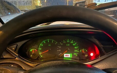 Ford Focus IV, 2002 год, 260 000 рублей, 13 фотография