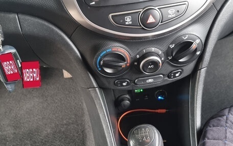 Hyundai Solaris II рестайлинг, 2015 год, 1 070 000 рублей, 2 фотография