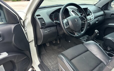 Mitsubishi L200 IV рестайлинг, 2014 год, 1 497 000 рублей, 14 фотография