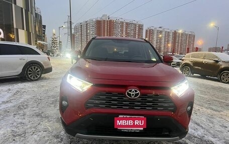 Toyota RAV4, 2021 год, 3 250 000 рублей, 2 фотография