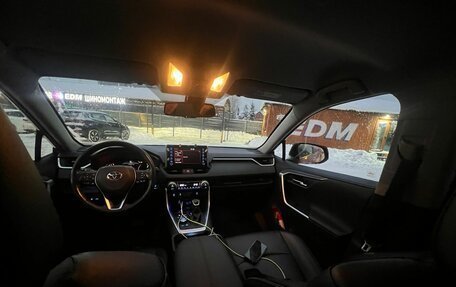 Toyota RAV4, 2021 год, 3 250 000 рублей, 17 фотография