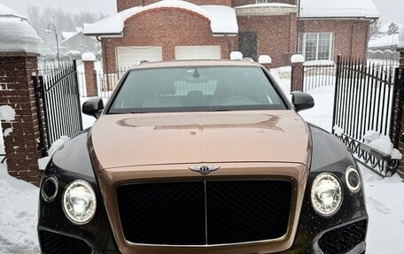 Bentley Bentayga I, 2018 год, 10 500 000 рублей, 2 фотография