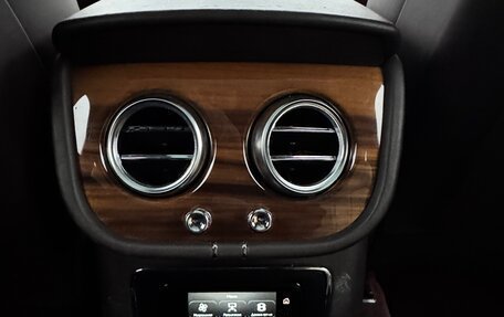 Bentley Bentayga I, 2018 год, 10 500 000 рублей, 15 фотография