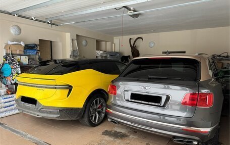 Bentley Bentayga I, 2018 год, 10 500 000 рублей, 16 фотография