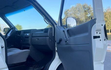 Volkswagen Transporter T4, 2003 год, 1 250 000 рублей, 6 фотография