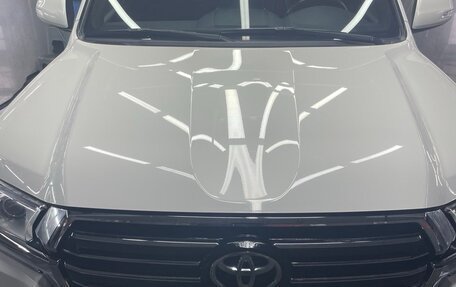 Toyota Land Cruiser 200, 2018 год, 6 200 000 рублей, 4 фотография