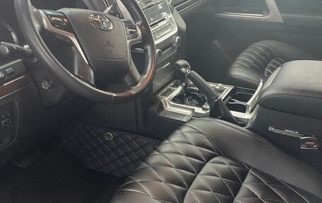 Toyota Land Cruiser 200, 2018 год, 6 200 000 рублей, 5 фотография