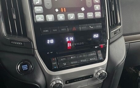 Toyota Land Cruiser 200, 2018 год, 6 200 000 рублей, 9 фотография