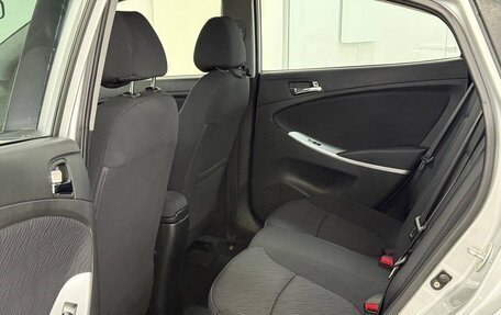 Hyundai Solaris II рестайлинг, 2013 год, 995 000 рублей, 30 фотография