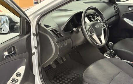 Hyundai Solaris II рестайлинг, 2013 год, 995 000 рублей, 28 фотография