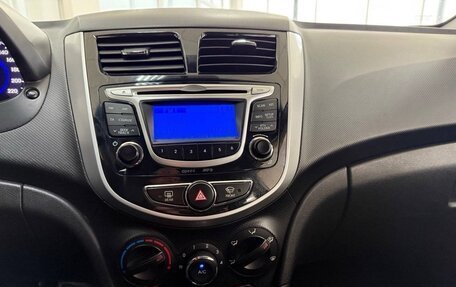 Hyundai Solaris II рестайлинг, 2013 год, 995 000 рублей, 37 фотография