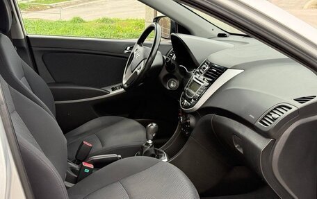 Hyundai Solaris II рестайлинг, 2013 год, 995 000 рублей, 39 фотография