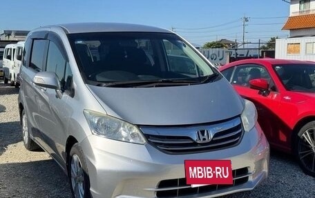 Honda Freed I, 2015 год, 743 000 рублей, 2 фотография