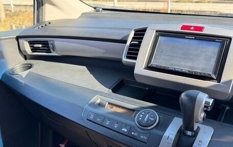 Honda Freed I, 2015 год, 743 000 рублей, 25 фотография