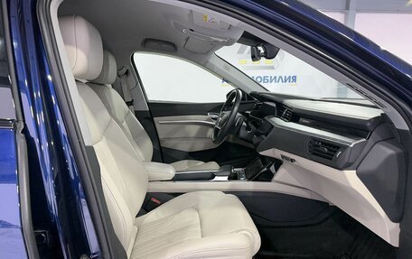 Audi e-tron I, 2022 год, 6 400 000 рублей, 12 фотография