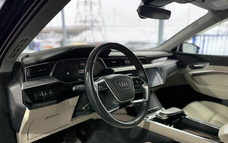 Audi e-tron I, 2022 год, 6 400 000 рублей, 11 фотография