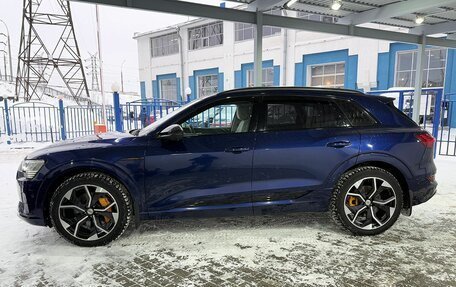 Audi e-tron I, 2022 год, 6 400 000 рублей, 2 фотография