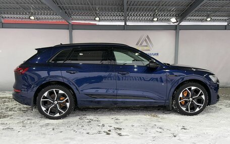 Audi e-tron I, 2022 год, 6 400 000 рублей, 6 фотография