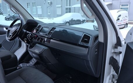 Volkswagen Caravelle T6 рестайлинг, 2019 год, 3 900 000 рублей, 8 фотография