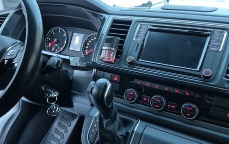 Volkswagen Caravelle T6 рестайлинг, 2019 год, 3 900 000 рублей, 7 фотография