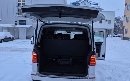 Volkswagen Caravelle T6 рестайлинг, 2019 год, 3 900 000 рублей, 13 фотография