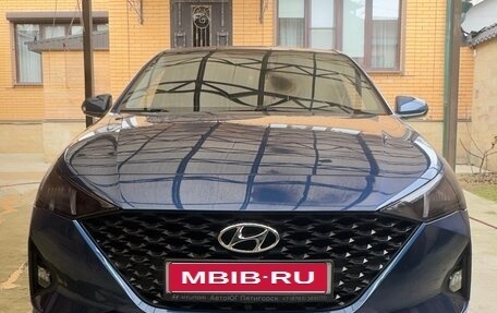 Hyundai Solaris II рестайлинг, 2021 год, 1 900 000 рублей, 1 фотография