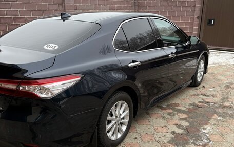 Toyota Camry, 2018 год, 3 350 000 рублей, 4 фотография